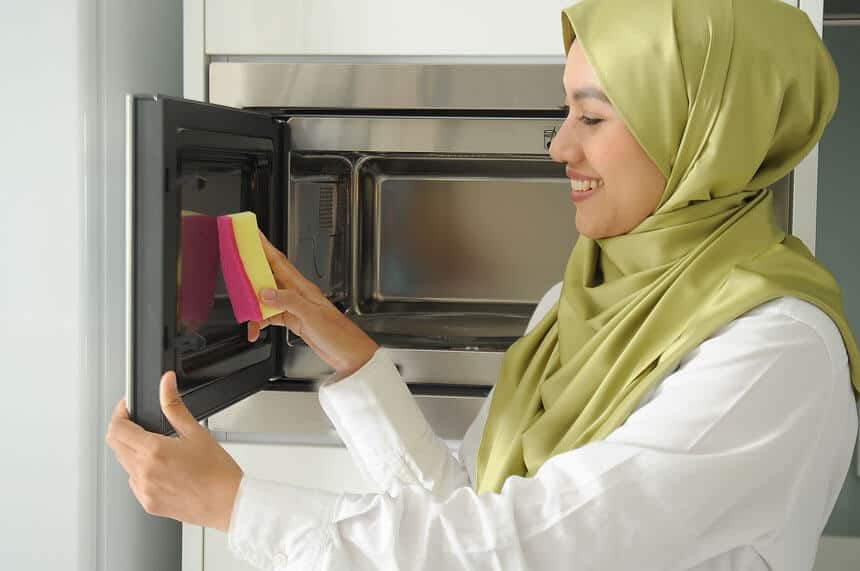Read more about the article Serikan Rumah Anda Sempena Hari Raya Tahun Ini: Tip Membersih daripada Chef Ezani