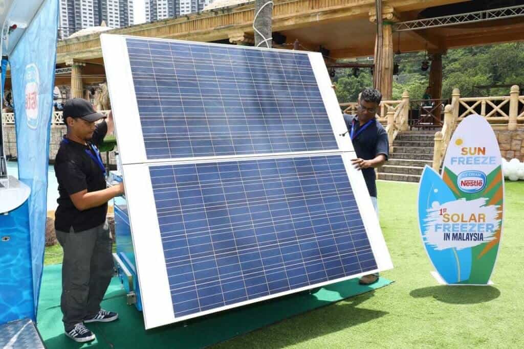 The solar panels on top of the Solar Powered Kiosk.