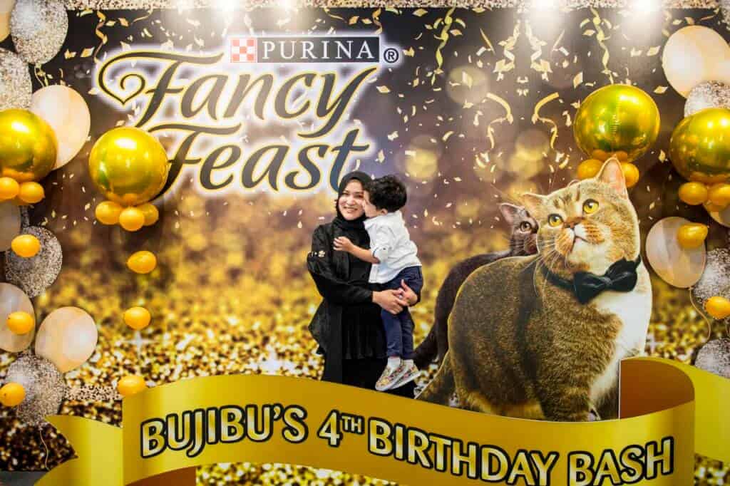 Hanis Zalikha with her son, Yusuf Iskandar attended “A Meowchelin Feast” to celebrate Bujibu’s birthday and shared her story on how discovering FANCY FEAST has improved their quality time spent with Bujibu