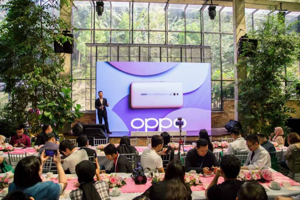 Ken Ng, Product Manager of OPPO Malaysia explains the inspiration behind the OPPO Reno Sunset Rose