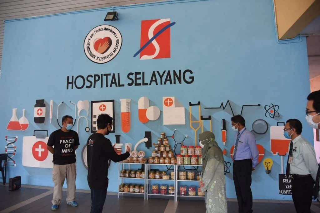 Malaysia Healthcare Family Uplifts the Spirit of Frontliners with  Gerobok Raya Initiative