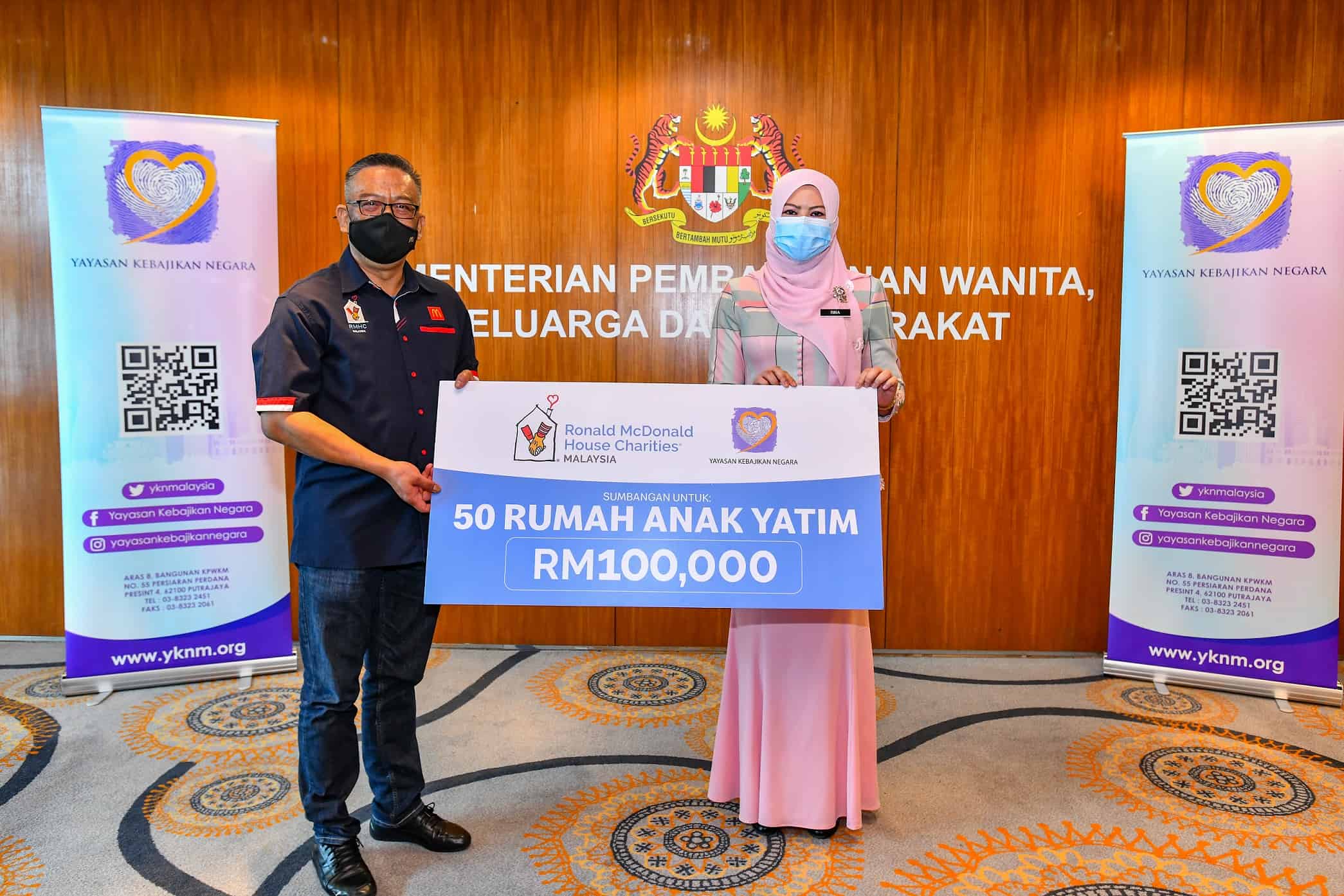 Read more about the article RMHC Malaysia ushers in the New Year with RM100,000 donated to 50 orphanages across the nation