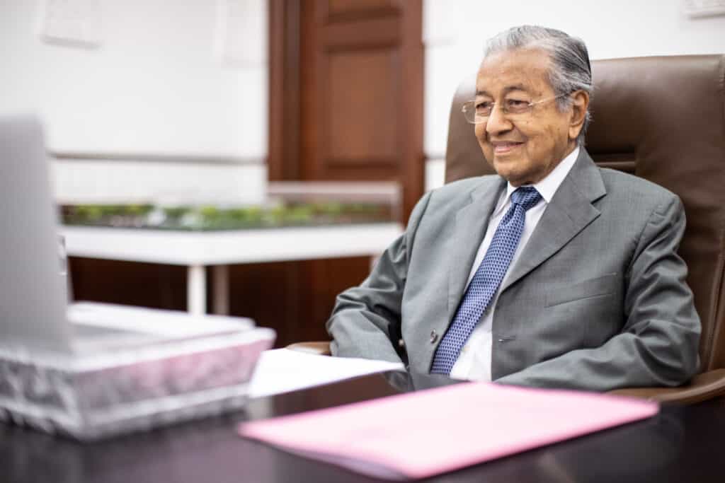 Tun Dr Mahathir sharing his thoughts on education during SOT 12