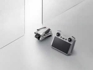 Read more about the article DJI Mini 3 Pro Mentakrifkan Semula Perkara yang Boleh Dilakukan oleh Dron Kamera Sub-249g