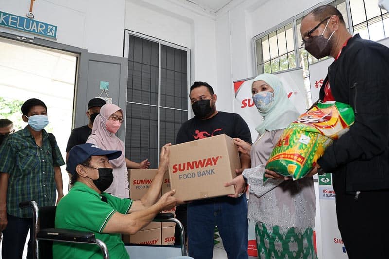 Read more about the article Sunway Bersama Yayasan AIDS Malaysia Membawa Keriangan Raya kepada Komuniti Terpinggir di Seluruh Malaysia