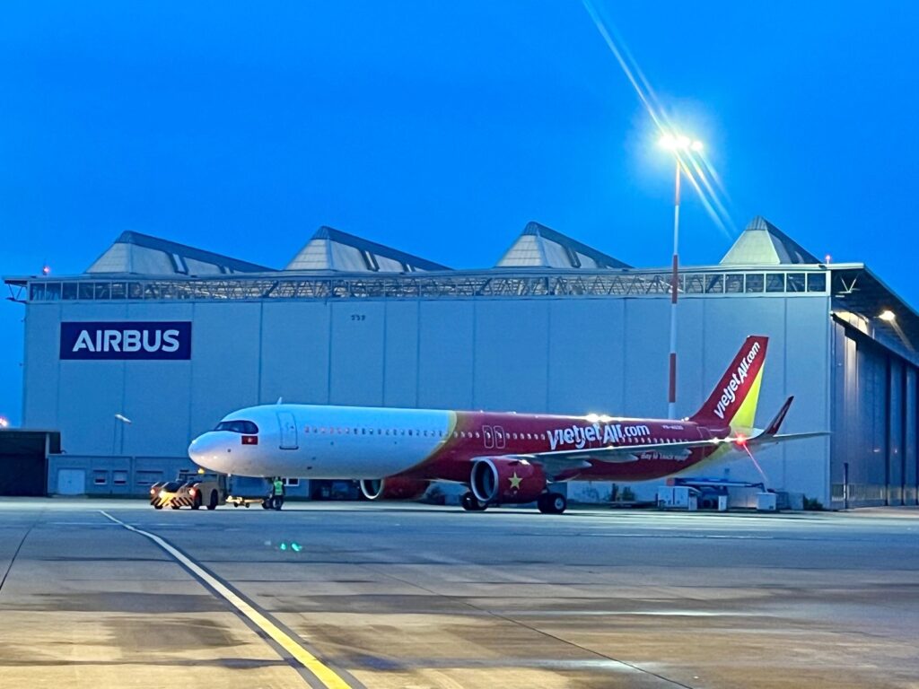  Vietjet’s aggressive fleet expansion continues with the arrival of
the 101st aircraft in Vietnam
