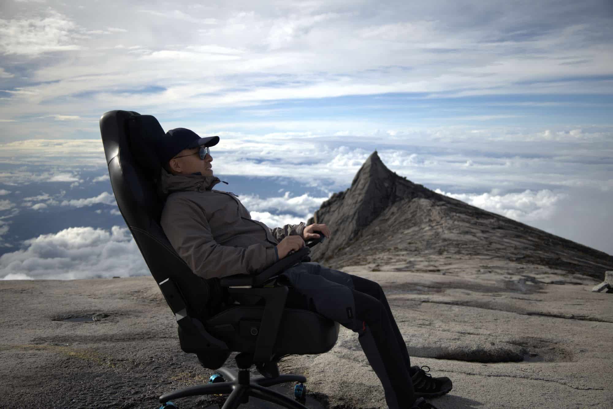 Taking Quality Lumbar Support to New Heights: Zenia, the World’s First Ever Cordless Massage Chair Debuts on the Peak of Mount Kinabalu