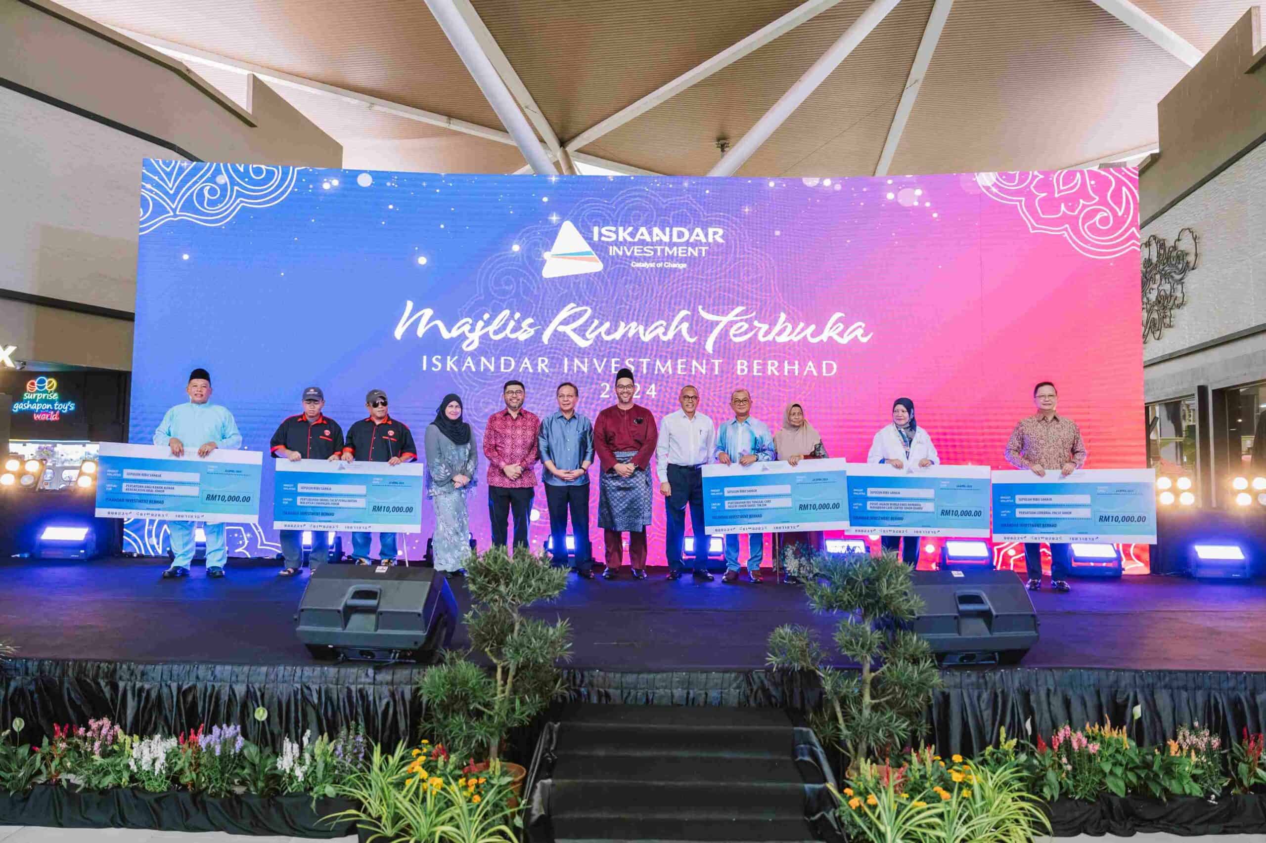 Iskandar Investment Berhad Shares the Spirit of Raya with Community Donations and Zakat