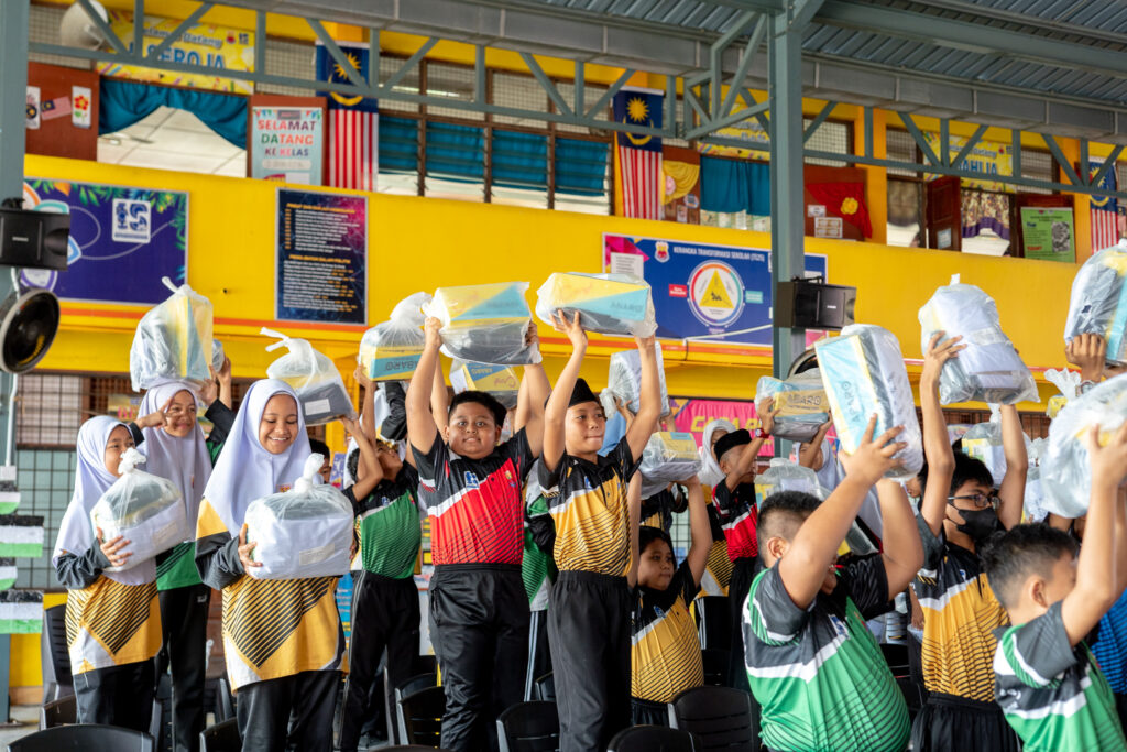 Jenama Kasut Lokal Malaysia Terajui Inisiatif Lestari Meningkatkan Impak Positif Kepada Pelajar B40 Dan Orang Asli