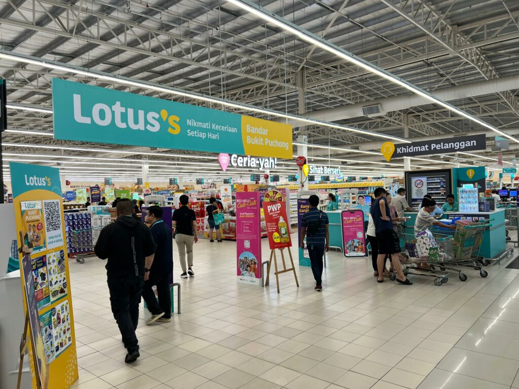 Rebut Hadiah Bernilai Lebih RM25,000 dan Nikmati Tawaran Hebat di Lotus’s Bandar Bukit Puchong yang baru Diperbaharui